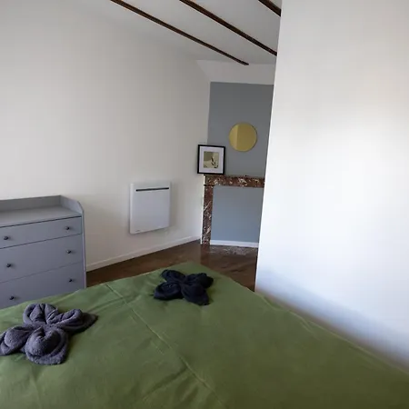 Apartamento Le Refuge Des Grands Rassemblements Châteaudun Exterior foto